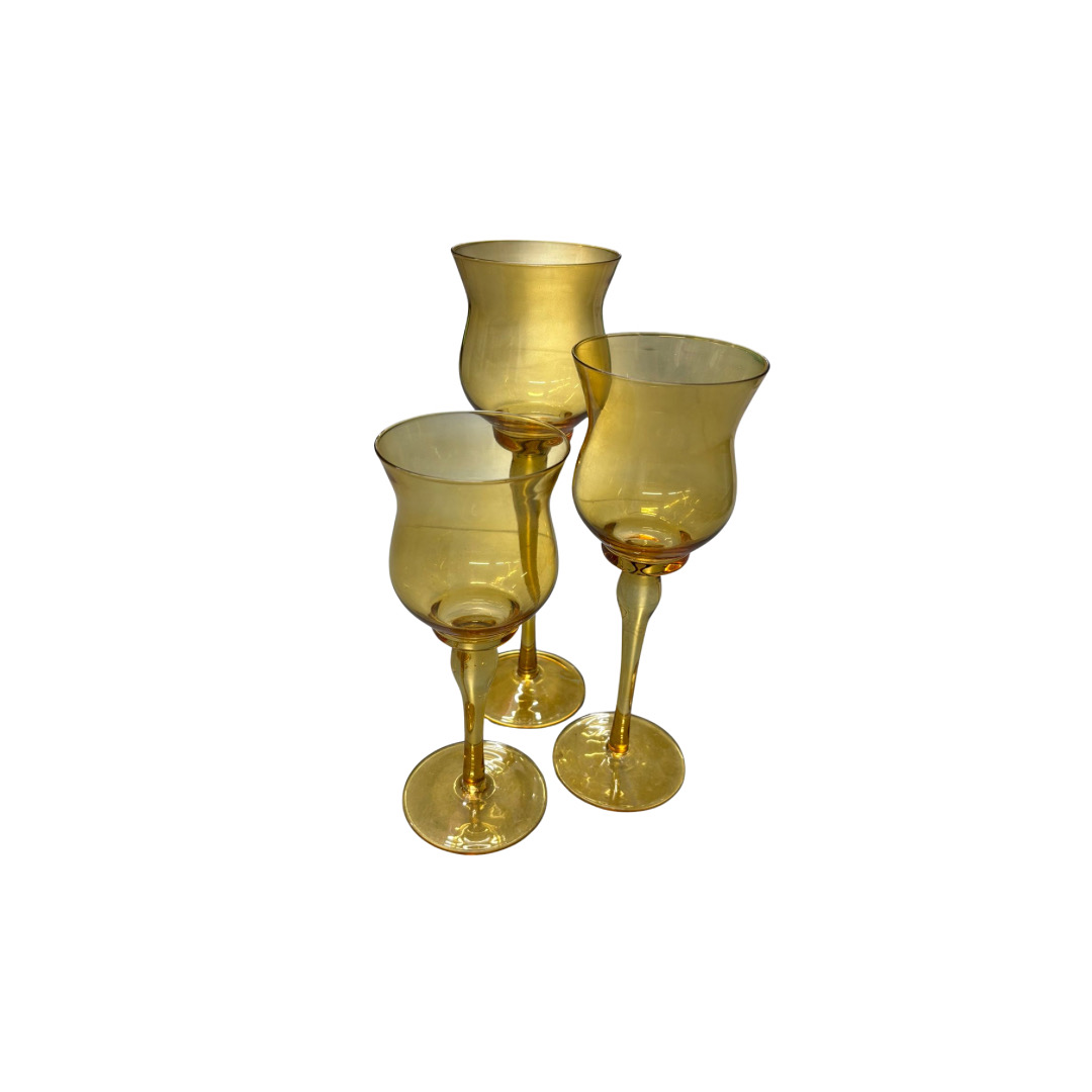 ELEGANT GLASS CANDLE HOLDER