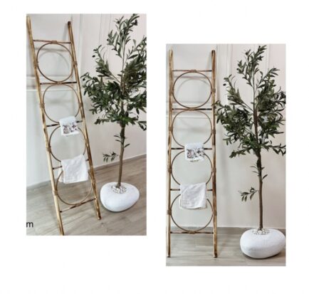 STANDING TOWEL RACK
