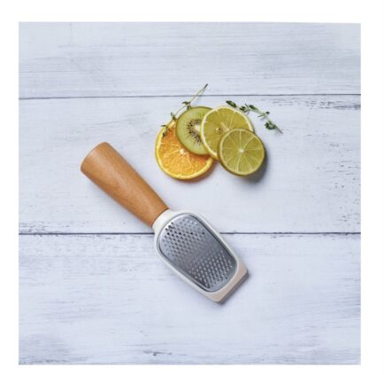 GRATER WITH WOODEN HANDLE